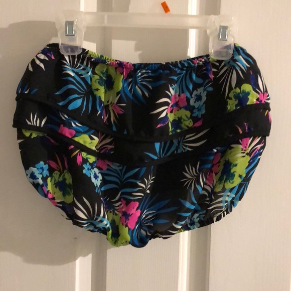 Charlotte Russe Tops - Flowered Crop Top